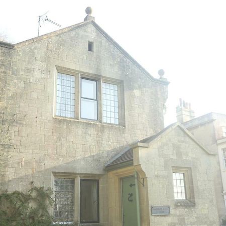 Entire Victorian Lodge In A Privately Gated Estate With Secure Parking For Two Cars And A Newly Refurbished Bathroom Bagian luar foto